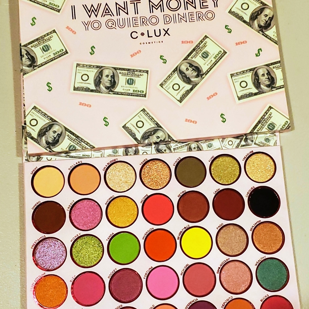 Clux eyeshadow